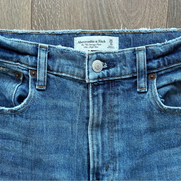 Abercrombie Ultra High Rise Vintage Flare Jean Size 25 Short - Picture 11 of 15